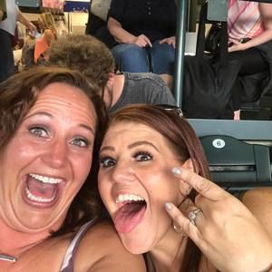 Meet your Posher, Cara